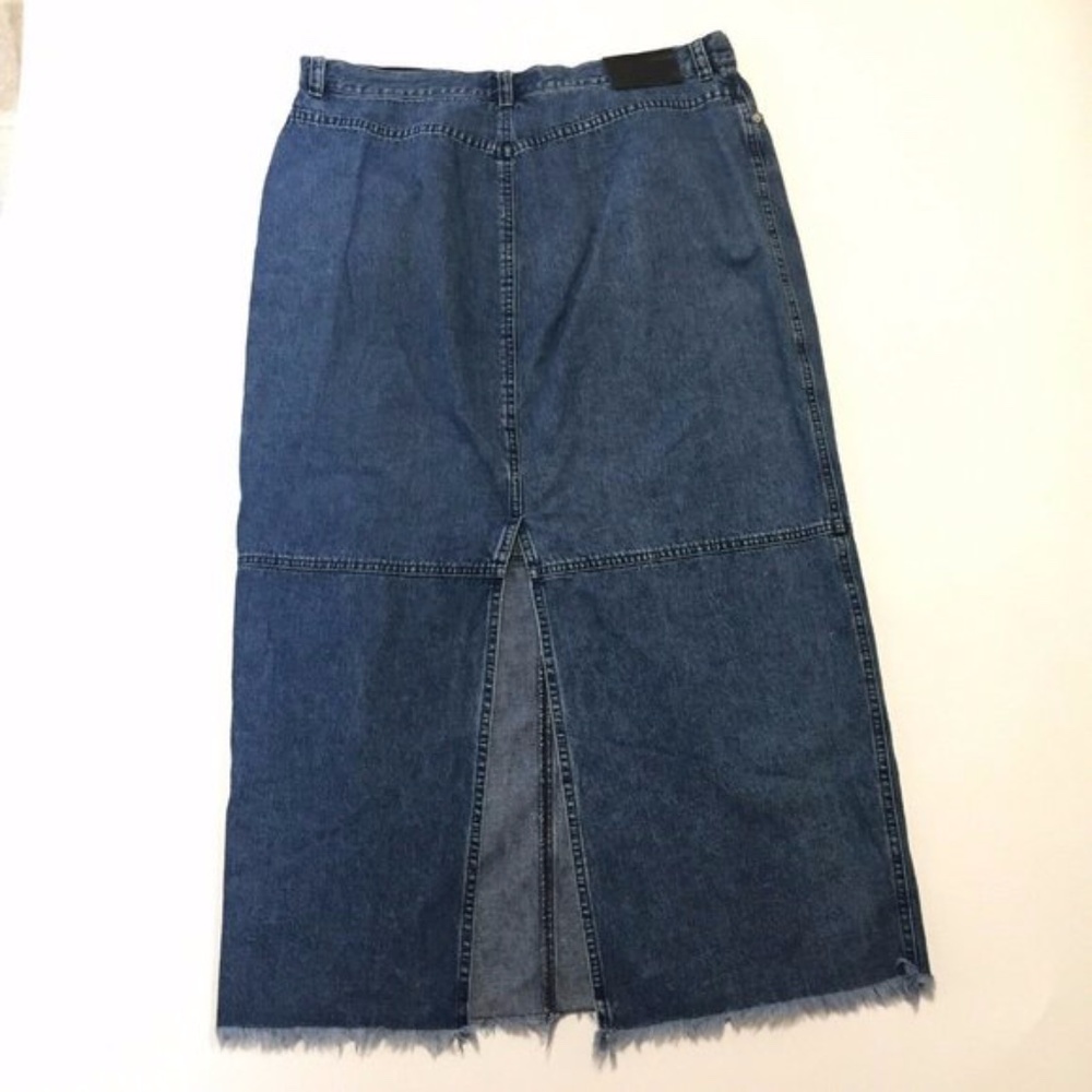 Lauren Jeans Co Denim Maxi Skirt w stylish Raw Hem